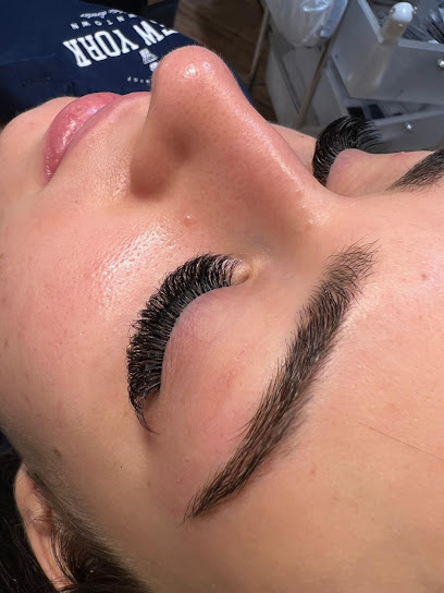 Foto Mírame Girona – Extensiones de Pestañas y Diseño de Cejas