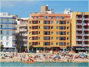 Apartamentos Elvira - Blanes