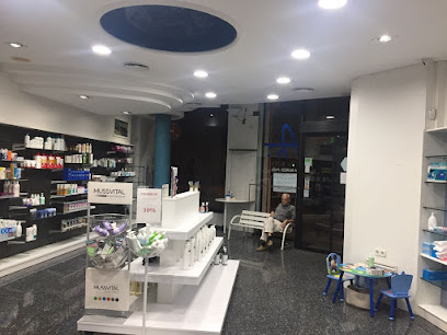 Foto Farmàcia Alba Pujol Brugués (Farmàcia Pedret)
