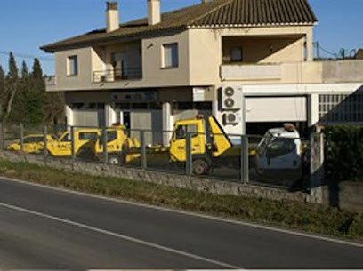 Foto GRUES FONT GARATGE S.L |Transports de vehicles -Assistencia a carretera 24 hores.s-Reparación y mantenimiento de vehículos
