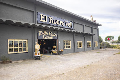 Foto Mobles rustics El Roure Vell
