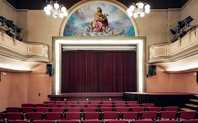 Foto Orfeó Popular Olotí – Societat Cultural i recreativa. Teatre. Restaurant «La Cuina de l’Orfeó»