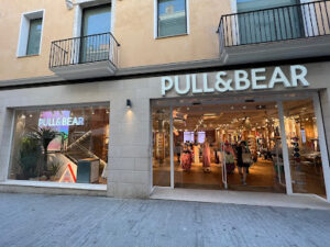 Pull&Bear - Figueres
