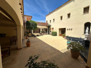RESIDENCIA DE GENT GRAN NUESTRA SEÑORA DE MONTSERRAT - Palafrugell